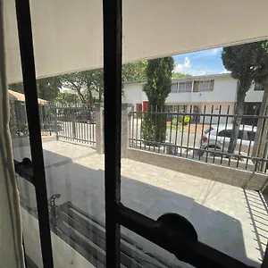 Pequeno Apartaestudio Cerca A Plaza Mayor Y Unidad Deportiva De Belen Apartamento